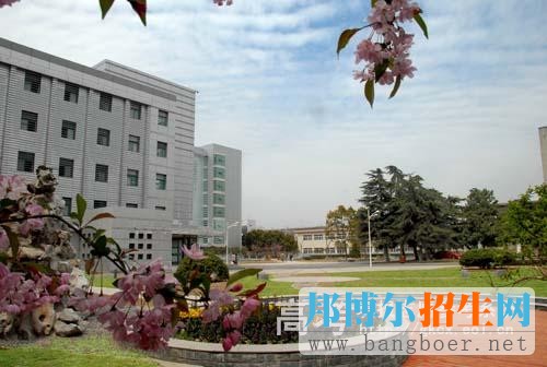 安徽電氣工程職業(yè)技術(shù)學院校園一角5328