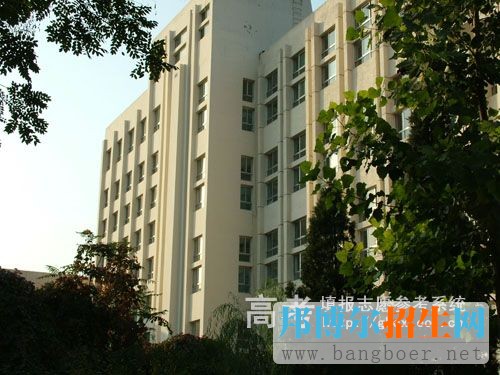 華北電力大學科技學院校園一角2434