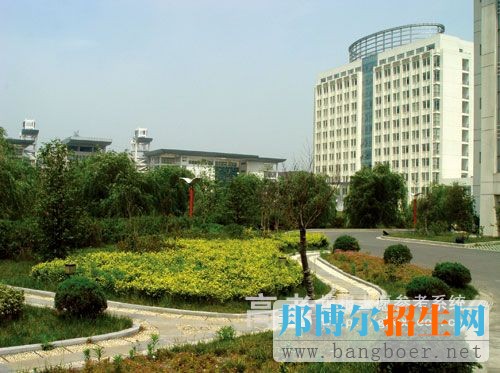 南京信息工程大學(xué)校園一角2079