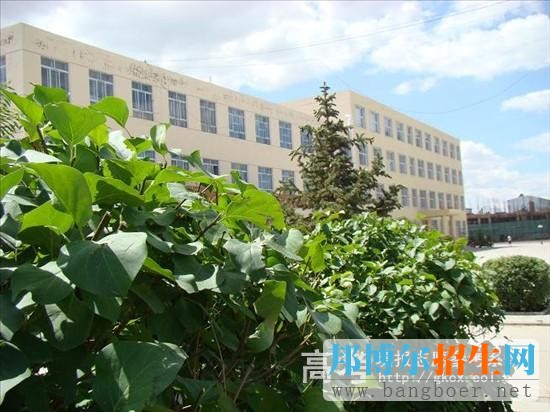 錫林郭勒職業(yè)學(xué)院校園一角3681