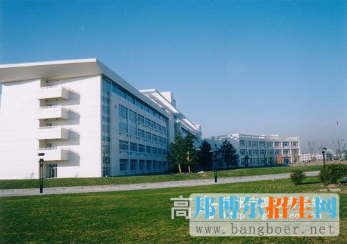 上海第二工業(yè)大學(xué)校園一角915