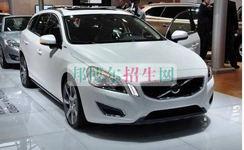 成都設(shè)有汽車服務(wù)與營(yíng)銷的公辦大專學(xué)校