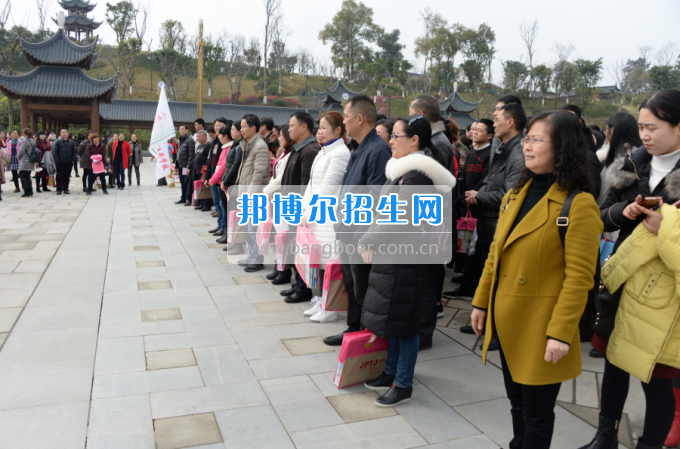 川南幼兒師范高等專科學(xué)校舉行慶祝國際勞動婦女節(jié)活動