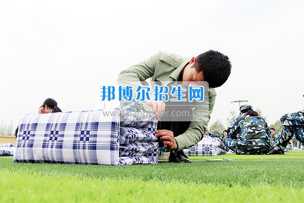 四川五月花汽修學院軍訓一場壯觀的“豆腐”盛宴