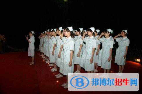 重慶市護士學(xué)校2018年報名條件、招生對象