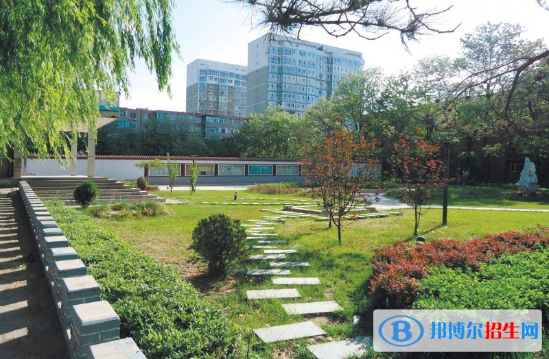 四川省甘孜衛(wèi)生學校2018年報名條件、招生對象