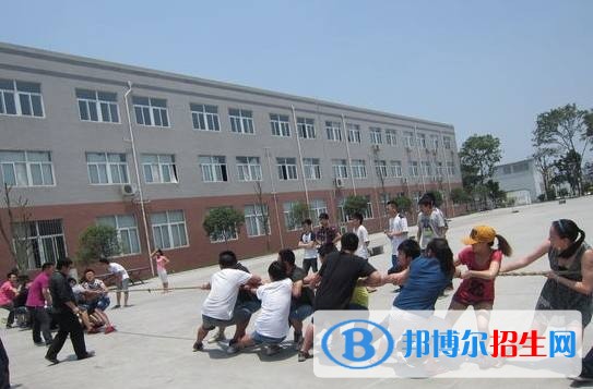 成都城市建設(shè)技工學(xué)校2018年報(bào)名條件、招生對(duì)象