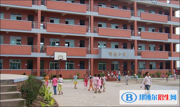瀘州長江職業(yè)學(xué)校2018年報名條件、招生對象