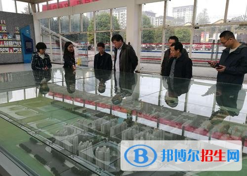 重慶電子工程職業(yè)學(xué)院五年制大專2019年招生辦聯(lián)系電話