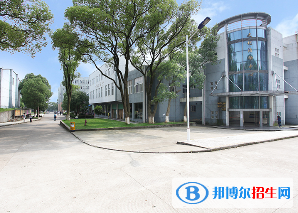 江西青年職業(yè)學(xué)院五年制大專2020年學(xué)費(fèi)、收費(fèi)多少