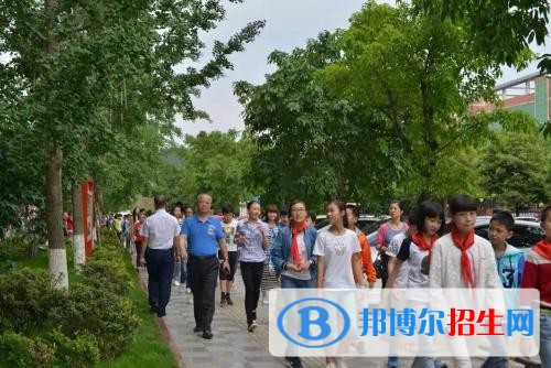 德陽中德工業(yè)職業(yè)學(xué)校2020年報名條件、招生要求、招生對象