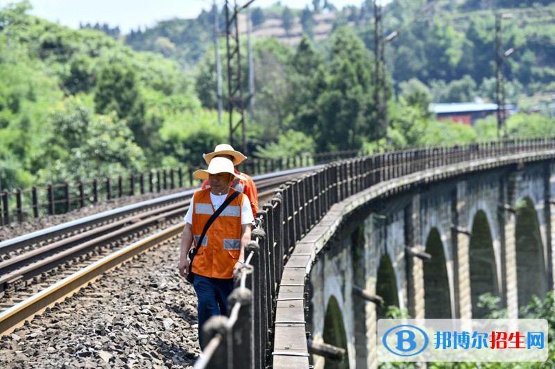 四川2020年鐵路學(xué)校錄取分?jǐn)?shù)線