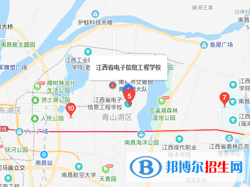 在想要報(bào)考江西電子信息工程學(xué)校以前，相信大家都會(huì)在網(wǎng)上對(duì)學(xué)校的各方面信息進(jìn)行收集。但是很多時(shí)候，同學(xué)們最容易忽略的就是學(xué)校的地址信息了。因?yàn)?，很多同學(xué)都是在確定報(bào)考學(xué)校以后再對(duì)學(xué)校地進(jìn)行查詢，其實(shí)這是不應(yīng)該的，同學(xué)們可以將學(xué)校的地理位置看做是自己擇校與否的條件之一。  江西電子信息工程學(xué)校地址：南昌市高新開發(fā)區(qū)創(chuàng)業(yè)路925號(hào)  江西電子信息工程學(xué)校郵編：330096  江西電子信息工程學(xué)校辦學(xué)成就 學(xué)校現(xiàn)有省級(jí)技能大師工作室2個(gè)，全國(guó)模范教師2名，擁有第45屆世界技能大賽電氣裝置、網(wǎng)站技術(shù)項(xiàng)目中國(guó)集訓(xùn)基地各1個(gè)。學(xué)校為第一批“國(guó)家中等職業(yè)教育改革發(fā)展示范學(xué)校”，先后被授予“全國(guó)職業(yè)教育先進(jìn)單位”、共青團(tuán)中央“全團(tuán)基層組織建設(shè)和基層工作試點(diǎn)單位”項(xiàng)“全 國(guó)職業(yè)教育百所半工半讀試點(diǎn)院校
