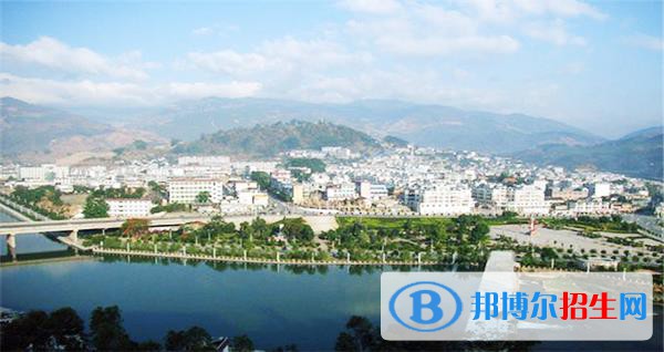 云縣高級(jí)職業(yè)中學(xué)怎么樣、好不好