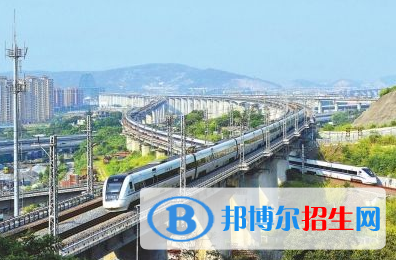 武漢2020年去鐵路學(xué)校學(xué)什么專業(yè)好