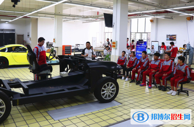 重慶2022年有哪些收汽修學(xué)校的大專