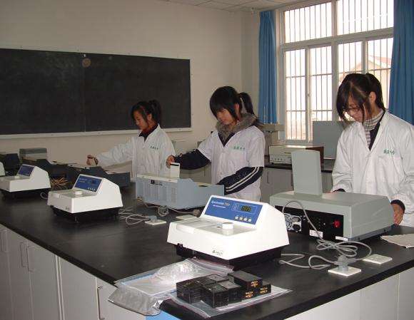 南京醫(yī)藥中等專業(yè)學校2020年報名條件、招生要求、招生對象