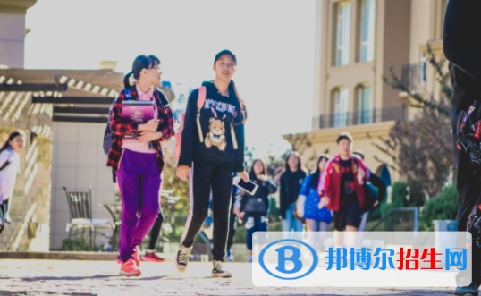 大連美國國際學校初中部2020年招生辦聯系電話