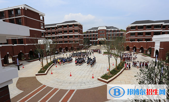 宜昌龍盤湖國際學(xué)校小學(xué)部2020年報名條件、招生要求、招生對象