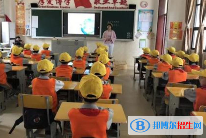 天英國際實(shí)驗(yàn)學(xué)校小學(xué)部2020年學(xué)費(fèi)、收費(fèi)多少