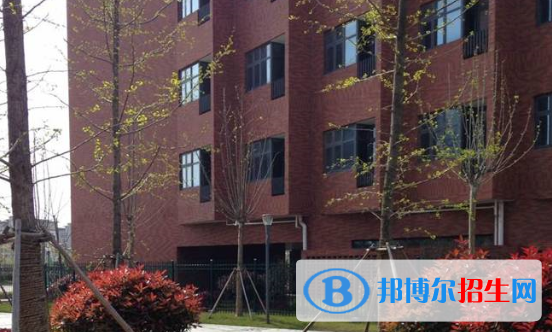 無(wú)錫大橋?qū)嶒?yàn)學(xué)校2021年招生辦聯(lián)系電話