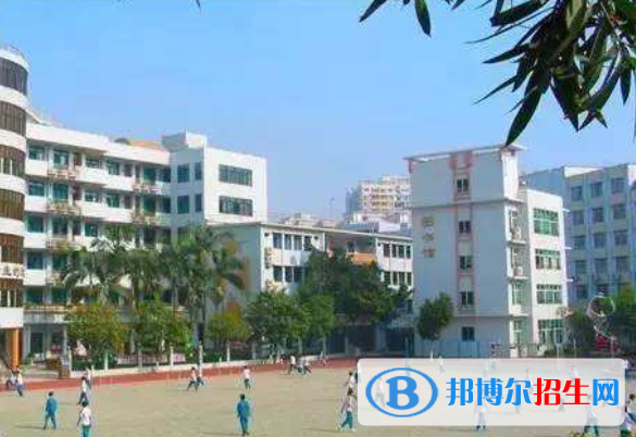 廣州第四十一中學(xué)2021年學(xué)費(fèi)、收費(fèi)多少