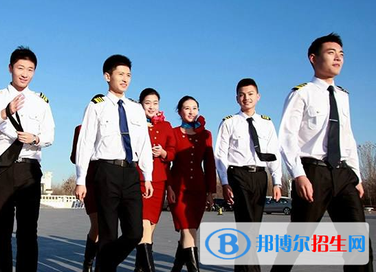 武漢2021年初中生能讀的航空服務(wù)學(xué)校