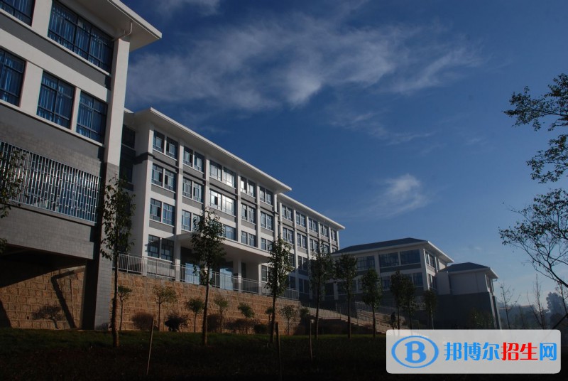 云南省昆明鐵路機(jī)械學(xué)校怎么樣，好不好