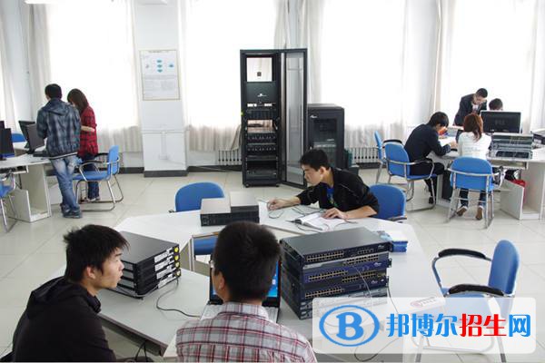 貴州2021年男生可以讀計算機(jī)學(xué)校嗎