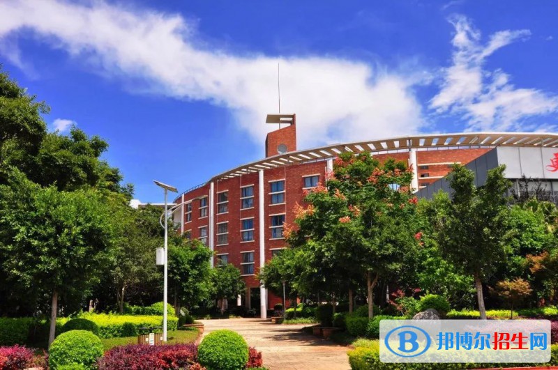 北京房地產(chǎn)職工中等專業(yè)學(xué)校2021年學(xué)費(fèi)、收費(fèi)多少