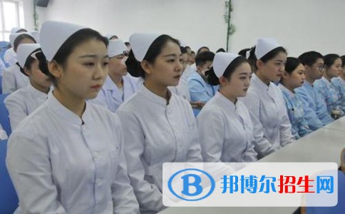 四川2021年女生上護理學(xué)校學(xué)什么專業(yè)好