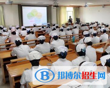 四川2021年到哪里讀護(hù)理學(xué)校好