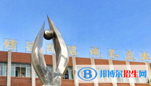 貴陽2021年讀計算機學(xué)校要多少錢