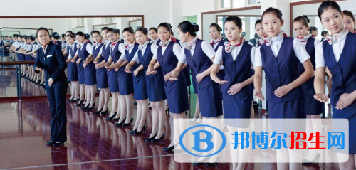 蘭州2021年初中生可以去讀什么航空服務(wù)學(xué)校