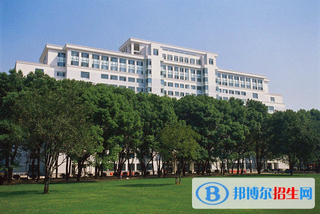內(nèi)江廣播電視大學2022年學費、收費多少 