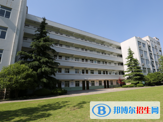蓬安縣巨龍職業(yè)中學(xué)2022年報名條件、招生要求、招生對象