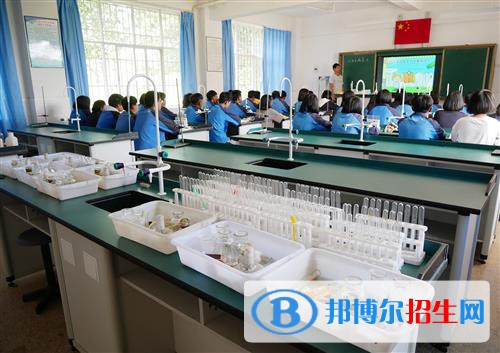 華寧縣職業(yè)高級(jí)中學(xué)2022年學(xué)費(fèi)、收費(fèi)多少