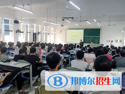 河北2022年女生讀計算機學(xué)校有前途嗎