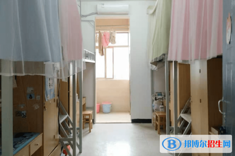 重慶醫(yī)藥衛(wèi)生學(xué)校2022年宿舍條件