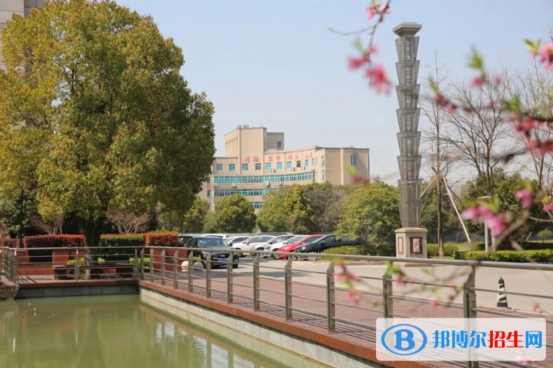 無錫宏源技師學(xué)院