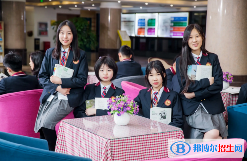 成都西雅美途外國語聯(lián)合學(xué)校2022年學(xué)費(fèi)標(biāo)準(zhǔn)