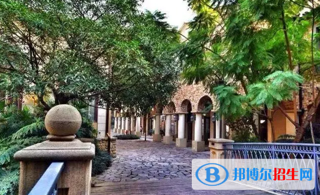 成都麓山國際光亞學(xué)校初中部2023年學(xué)費標準2