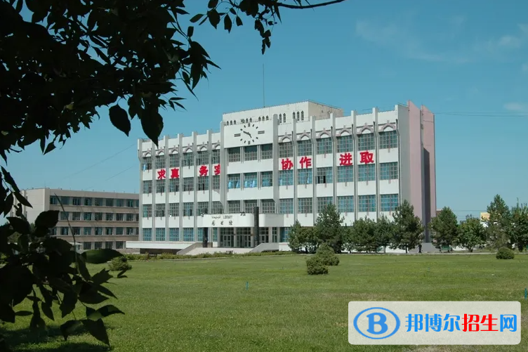 2023新疆文科260分左右能上什么好大學(xué)（本省大學(xué)+外省大學(xué)）