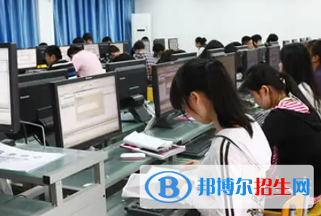 廣西2023年女生上什么計算機學校比較好