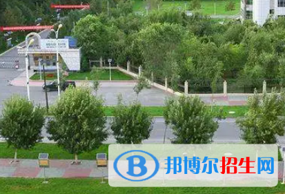 新疆師范高等專(zhuān)科學(xué)校是大專(zhuān)還是中專(zhuān)（新疆師范高等專(zhuān)科學(xué)校）