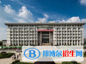 湘潭大學(xué)興湘學(xué)院是不是雙一流大學(xué)？