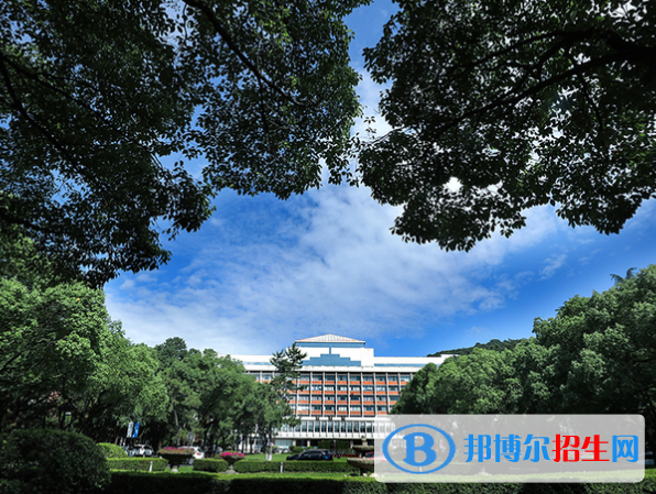 2022浙江省大學(xué)一流專(zhuān)業(yè)排名(校友會(huì))