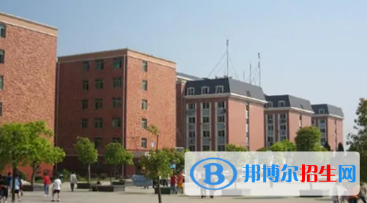 南昌大學(xué)共青學(xué)院是不是985大學(xué)?