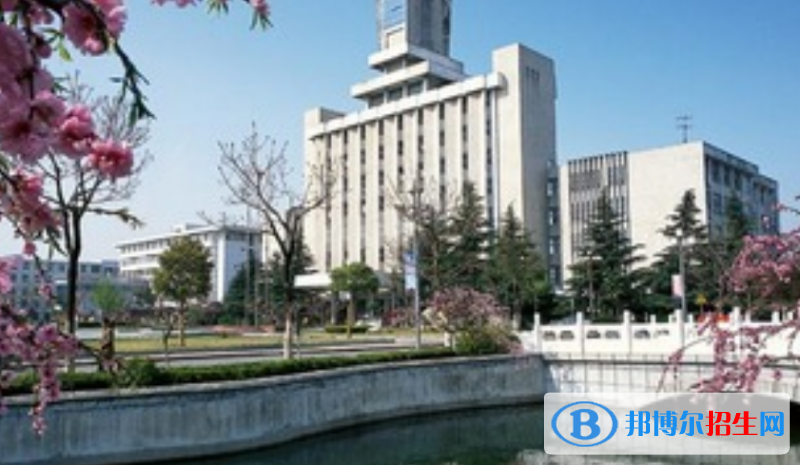 江蘇師范大學(xué)科文學(xué)院是不是雙一流大學(xué)？