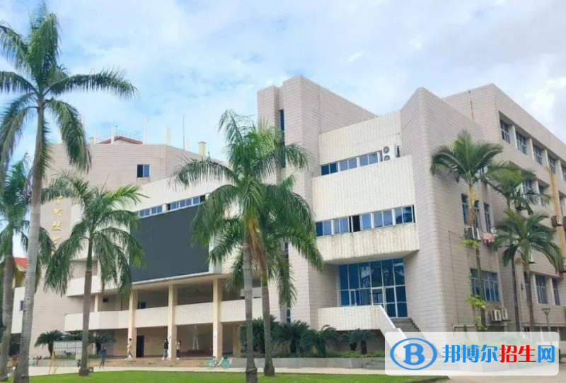 福州大學(xué)至誠學(xué)院是幾本？是985和211嗎？